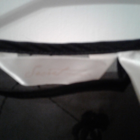 Lovely Sheer Robe with Rose Detail - Picture 4 of 4